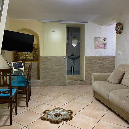 Da Walter,Holiday Home In The Centre Catania Exterior photo